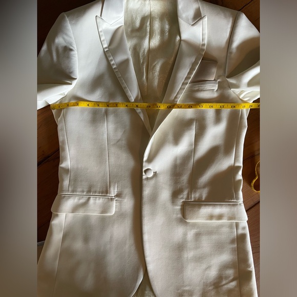 BRYAN MICHAELS Men’s Ivory Slim Fit 2 Piece Tuxedo W/Champagne 4 Piece Vest Set - Picture 5 of 17